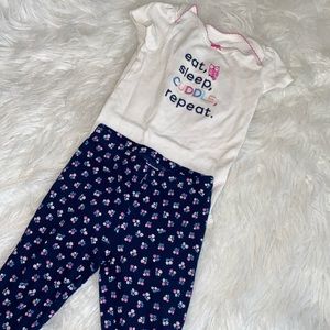 Two piece babygirl Carter’s set